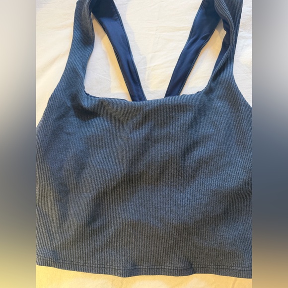 Alo Ribbed Crop - Picture 2 of 3